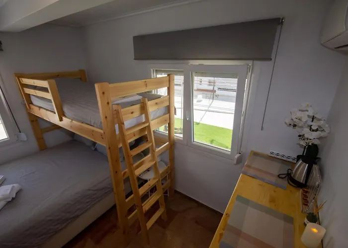 Birdhouse Apartment Athens
